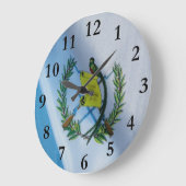 Guatemala-Flagge mit Quetzalsymbol Große Wanduhr (Winkel)