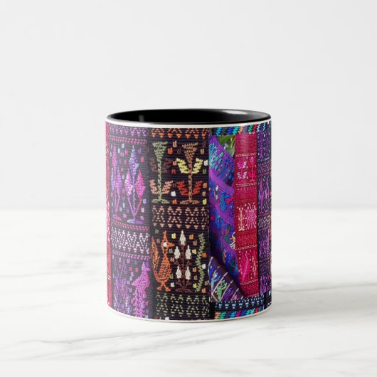 guatemaltekische Textildesigns Zweifarbige Tasse (Mittel)
