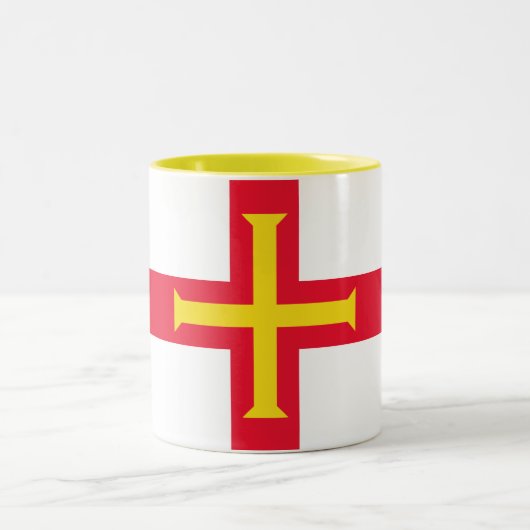 Guernsey Flag Zweifarbige Tasse (Mittel)