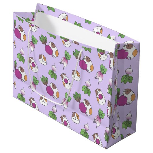 Guinea Pig und Radish in Lavendel Pattern Große Geschenktüte (Vorderseite Schrägansicht)