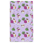 Guinea Pig und Radish in Lavendel Pattern Kleine Geschenktüte (Rückseite)
