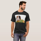 guinea pigs man hat lawn T-Shirt (Vorne ganz)
