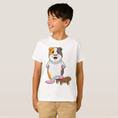 Guinea Schwein als Skater mit Skateboard T-Shirt (Vorne ganz)