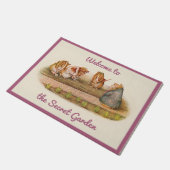 Guinea Schweine in der Garden Rose Rot Fußmatte (Schrägansicht)