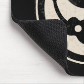 guit-yang1-blk-tan-T Mousepad (Ecke)