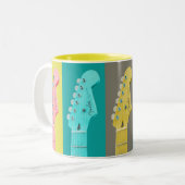 Guitar Girl Moderne pastellfarbene Musik Zweifarbige Tasse (Vorderseite Links)