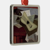 Guitar und Newspaper, 1925 Silbernes Ornament (Rechts)
