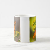 Gulf Fritillary aka Passion Butterfly on Goldenrod Kaffeetasse (Mittel)