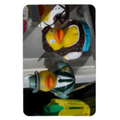 Gummienten in traditionellen Kostümen Magnet (Vertikal)