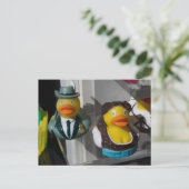 Gummienten in traditionellen Kostümen Postkarte (Stehend Vorderseite)