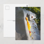 Gummihuhn beim Klettern Postkarte (Vorne/Hinten)