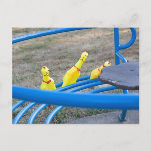 Gummihühner auf einem Karussell Postkarte (Vorderseite)