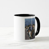 Gun-Crew in Siegesformation - US-Marine Tasse (VorderseiteRechts)