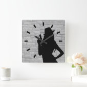 Gun Moll Silhouette Quadratische Wanduhr (Zuhause)