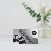 Gun Shop Metal Hintergrundkarte Visitenkarte (Stehend Vorderseite)