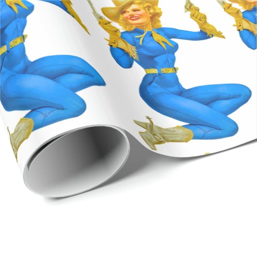 Gun-toting Button-up Cowgirl Thunder_Cove Geschenkpapier (Rolleneckpunkt)