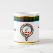Gunn Clan Abzeichen Tartan & Motto Jumbo-Tasse (Vorderseite)