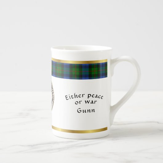 Gunn Clan Abzeichen Tartan & Motto Porzellantasse (Rechts)
