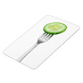 Gurkenscheibe auf einer Gabel Magnet (Linke Seite)