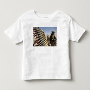 Gurte der Munition mit 50 Kalibern Kleinkind T-shirt