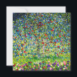 Gustav Klimt Apple Tree Einladung<br><div class="desc">Karte mit Gustav Klimts Gemälde Apple Tree,  I (1912). Ein bunter Apfelbaum steht in einem grünen Feld mit lila,  rosa,  gelben und weißen Blume. Ein perfektes Geschenk für Fans des Jugendstils und österreichischer Kunst.</div>