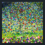 Gustav Klimt Apple Tree Fotodruck<br><div class="desc">Foto Print mit Gustav Klimts Gemälde Apple Tree,  I (1912). Ein bunter Apfelbaum steht in einem grünen Feld mit lila,  rosa,  gelben und weißen Blume. Ein perfektes Geschenk für Fans des Jugendstils und österreichischer Kunst.</div>
