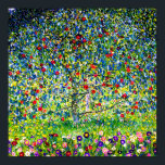 Gustav Klimt Apple Tree Poster<br><div class="desc">Poster mit Gustav Klimts Gemälde Apple Tree,  I (1912). Ein bunter Apfelbaum steht in einem grünen Feld mit lila,  rosa,  gelben und weißen Blume. Ein perfektes Geschenk für Fans des Jugendstils und österreichischer Kunst.</div>