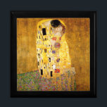 Gustav Klimt Das klassische Kiss-Gemälde Schmuckschachtel<br><div class="desc">Gustav Klimt Der Kuss Gustav Klimt verwendete in seinem wunderschönen Werk Jugendstil-Frauen und Dekorationskunst echtes Gold. Dieses Klimt-Gemälde hieß "Der Kuss" und ist das bekannteste Jugendstil-Werk, das er je gemalt hat. Das Gemälde Gustav Klimt ist eine Jugendstil-Frau und Mann in einer Umarmung. Die Farben sind überwiegend gold - mit echtem...</div>