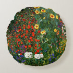 Gustav Klimt - Farm Garden with Sunflowers Rundes Kissen<br><div class="desc">Gustav Klimt art - Bauerngarten mit Sonnenblumen werfen Kissen.</div>