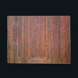 Gustav Klimt Fir Forest Tannenwald Rote Bäume Fußmatte<br><div class="desc">Vintager Gustav Klimt Fir Forest - Jugendstil Rote Bäume Diese wunderschöne Vintage Gemälde von Meister Gustav Klimt. Das Gemälde namens Tannenwald I zeigt uns eine wunderschöne Landschaft mit Roten Tannen, durch einen dichten Wald. Gustav Klimt fasste in diesem Landschaftsbild das Gefühl der Lebenskraft auf. Der Tannenwald wurde 1901, während der...</div>
