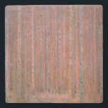 Gustav Klimt Fir Forest Tannenwald Rote Bäume Steinuntersetzer<br><div class="desc">Vintager Gustav Klimt Fir Forest - Jugendstil Rote Bäume Diese wunderschöne Vintage Gemälde von Meister Gustav Klimt. Das Gemälde namens Tannenwald I zeigt uns eine wunderschöne Landschaft mit Roten Tannen, durch einen dichten Wald. Gustav Klimt fasste in diesem Landschaftsbild das Gefühl der Lebenskraft auf. Der Tannenwald wurde 1901, während der...</div>
