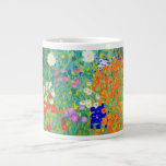 Gustav Klimt Flower Garden Jumbo-Tasse<br><div class="desc">Kaffeemaschine mit dem Ölgemälde Blütengarten von Gustav Klimt (1906). Ein schöner Garten mit lila,  roten,  weißen,  blauen und orangefarbenen Blume. Ein großartiges Geschenk für Jugendliche und österreichische Kunstliebhaber.</div>