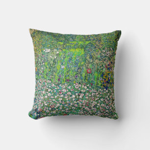 Gustav Klimt - Gärtnerische Landschaft und Bergkup Kissen