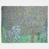 Gustav Klimt - Rosenbüsche unter den Bäumen Fleecedecke (Vorderseite (Horizontal))