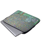 Gustav Klimt - Rosenbüsche unter den Bäumen Laptopschutzhülle (Vorne Knopf)