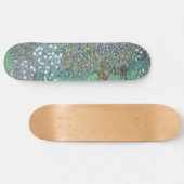 Gustav Klimt - Rosenbüsche unter den Bäumen Skateboard (Horizontal)
