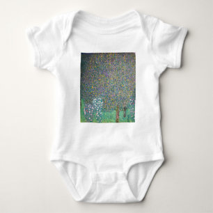 Gustav Klimt - Rosensträucher unter den Bäumen Baby Strampler