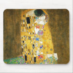 Gustav Klimt The Kiss Mousepad<br><div class="desc">Gustav Klimt Die Vintage Jugendstil-Malerei Der Kuss wurde zwischen 1907 und 1908, dem Höhepunkt seiner Goldenen Periode, vom österreichischen Symbolik-Maler Gustav Klimt gemalt, als er eine Reihe von Werken in einem ähnlich vergoldeten Stil malte. Das Gemälde gilt weithin als Meisterwerk der frühen Moderne. Es ist ein Symbol des Wiener Jugendstils...</div>