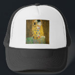 Gustav Klimt The Kiss Truckerkappe<br><div class="desc">Gustav Klimt Die Vintage Jugendstil-Malerei Der Kuss wurde zwischen 1907 und 1908, dem Höhepunkt seiner Goldenen Periode, vom österreichischen Symbolik-Maler Gustav Klimt gemalt, als er eine Reihe von Werken in einem ähnlich vergoldeten Stil malte. Das Gemälde gilt weithin als Meisterwerk der frühen Moderne. Es ist ein Symbol des Wiener Jugendstils...</div>