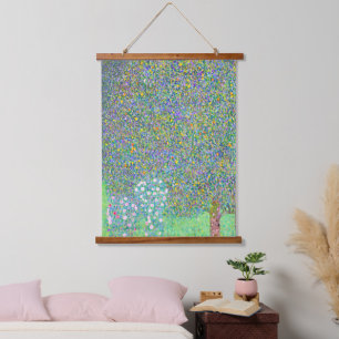 Gustav Klimts Rosenbüsche unter dem Baumbild Wandteppich Mit Holzrahmen