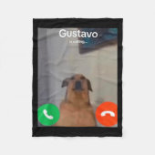 Gustavo The Dog Is Calling Funny Meme Gen Z Alpha  Fleecedecke (Vorderseite)