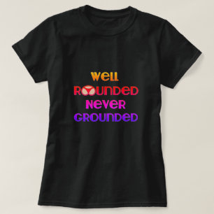 Gut gerundeter nie gemachter T - Shirt