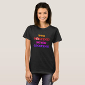 Gut gerundeter nie gemachter T - Shirt (Vorne ganz)