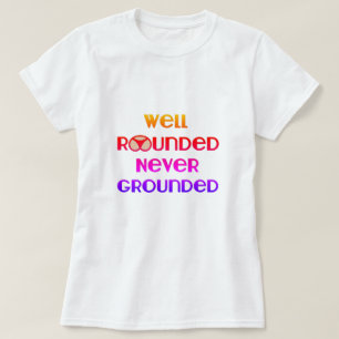 Gut gerundeter nie gemachter T - Shirt
