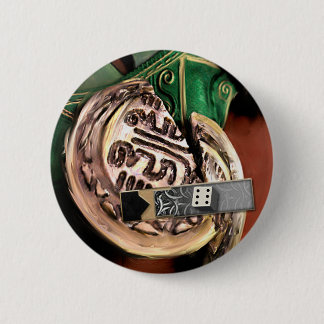 Gut gesetztes Medaillion Button