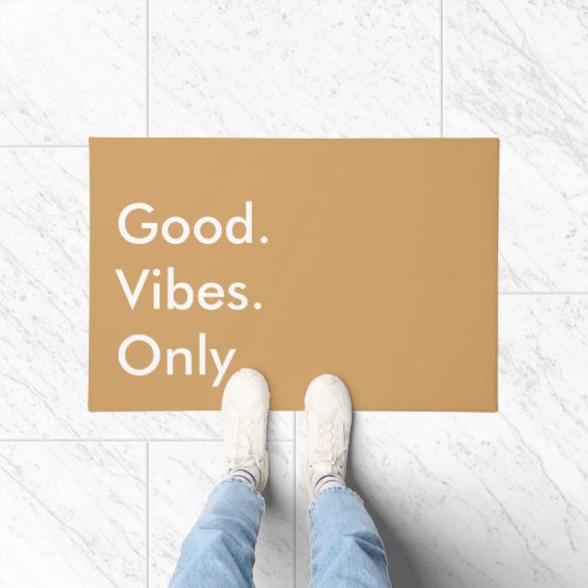 Gut. Vibes. Nur. Oak Buff Golden Yellow Fußmatte (Indoor)