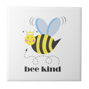 Gute Bienenprinzessin mit Krone und Slogan Bee Kin Fliese
