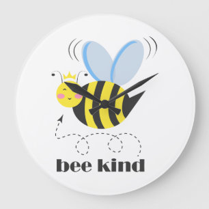 Gute Bienenprinzessin mit Krone und Slogan Bee Kin Große Wanduhr