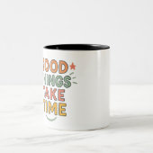 Gute Dinge brauchen Zeit Zweifarbige Tasse (Mittel)