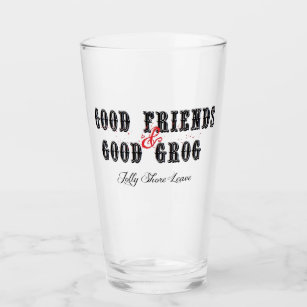 Gute Freunde und guter Grog Glas